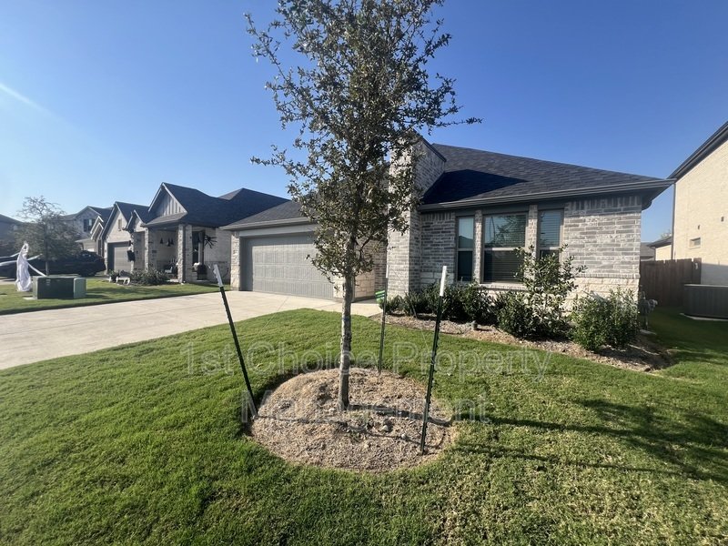 Rentals in Fort Worth! Welcome Home! Spacious Family-Friendly Rental in Saginaw ISD property image